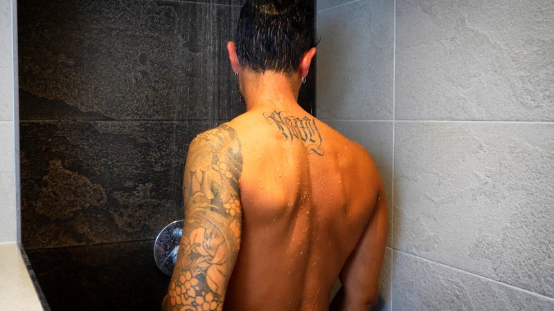 How Long After a Tattoo Can You Shower  Saniderm